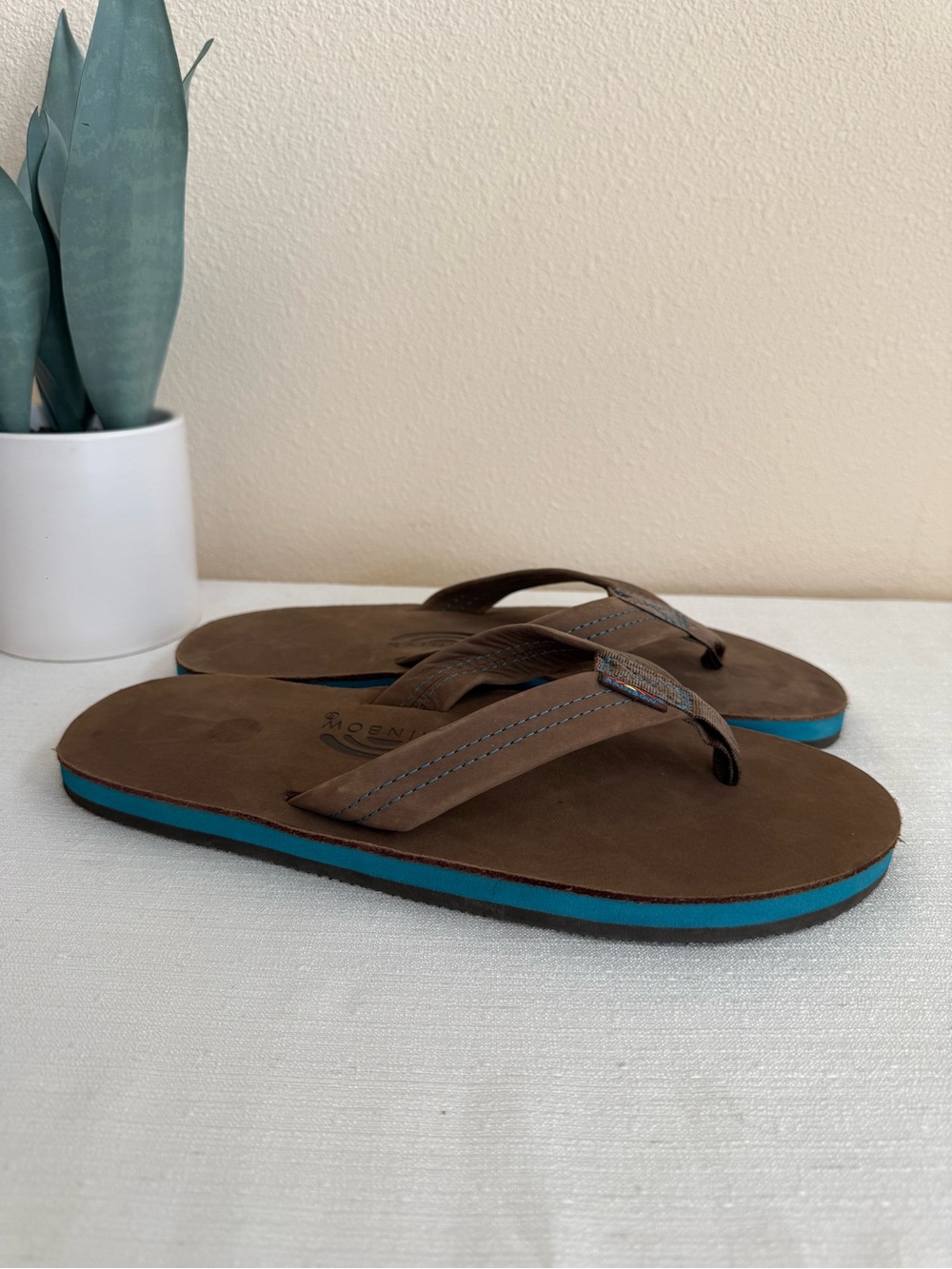 New Rainbow Brown Leather Flip Flop Sandals with Teal Midsole - Picture 4 of 12
